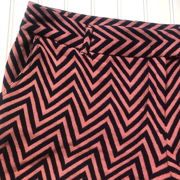 LOFT shorts - Picture 3 of 7